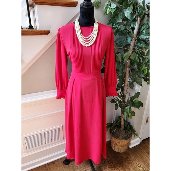 Women's Solid Red Polyester Round Neck Long Sleeve Knee Length Dress Size Small - Picture 2 of 12